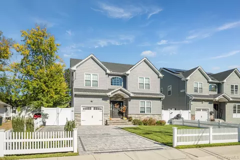 82 Centre Ave, East Rockaway, NY 11518