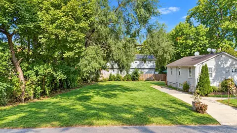 295 State Ave, Babylon, NY 11798