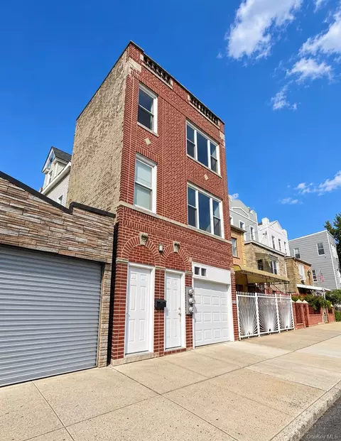 5611 Waldron St, New York, NY 11368