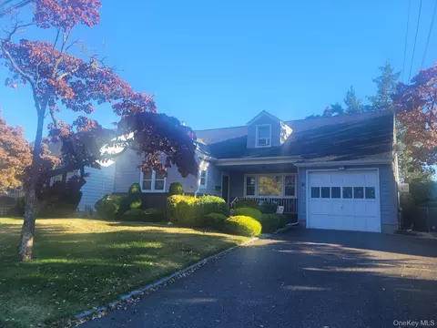113 Sampson Ave, North Hempstead, NY 11507