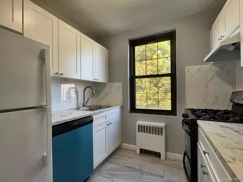 Kitchen - 7043 E Park Dr #B, Flushing, NY 11367 photo 3 of 3