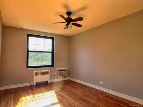 Bedroom - 7043 E Park Dr #B, Flushing, NY 11367 photo 1 of 2