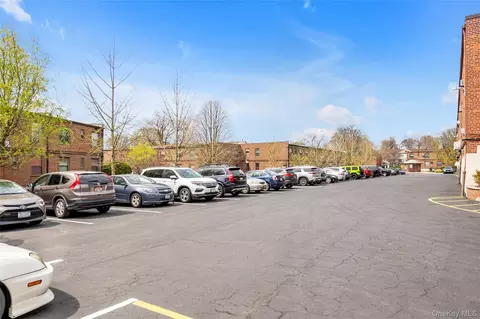 Exterior - 7043 E Park Dr #B, Flushing, NY 11367 photo 3 of 6