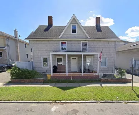 49 E John St, Hicksville, NY 11801