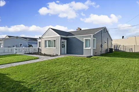 865 N Broadway, North Massapequa, NY 11758