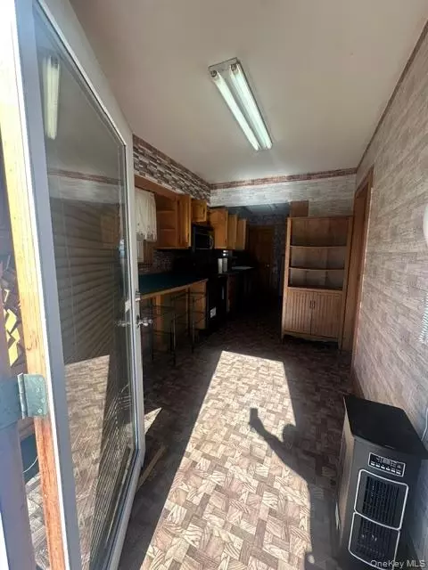 Entry Way - 16 Amsterdam Ave, Albany, NY 12204 photo 1 of 2