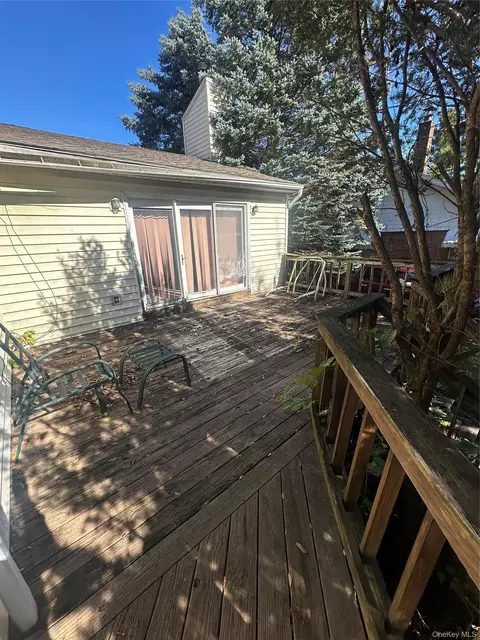 Exterior - 16 Amsterdam Ave, Albany, NY 12204 photo 4 of 6