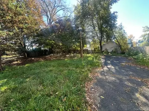 Exterior - 16 Amsterdam Ave, Albany, NY 12204 photo 6 of 6