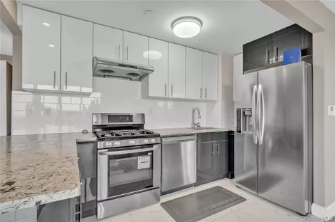 Kitchen - 45-16 83rd St #E8F, Elmhurst, NY 11373 photo 1 of 2