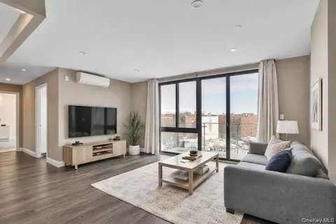 Living - 45-16 83rd St #E8F, Elmhurst, NY 11373 photo 1 of 4