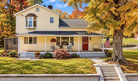 37 S Plank Rd, Minisink, NY 10998