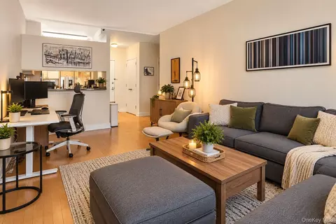 1760 2nd Ave #22E, New York, NY 10128