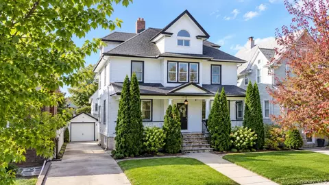 28 Clinton Pl, Staten Island, NY 10302