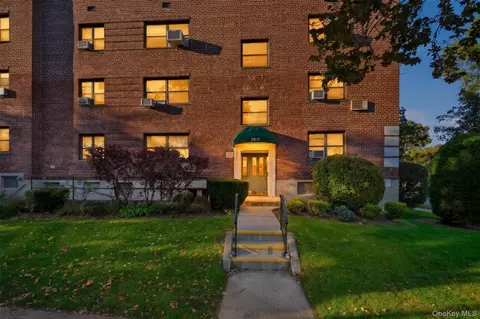 216-17 48th Ave #3C, New York, NY 11364