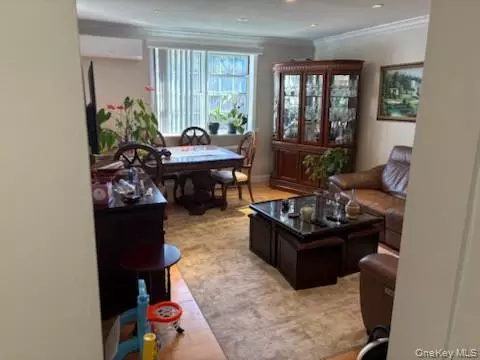 135-44 78th Ave #32E, Flushing, NY 11367