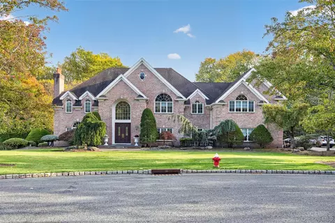 11 Pfc Dorsey Ct, Orangetown, NY 10962