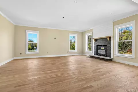 Living - 60 Ball Rd, Warwick, NY 10990 photo 6 of 7