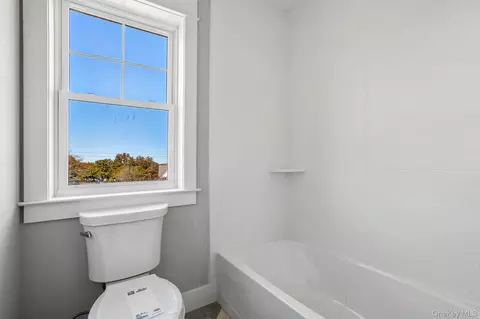 Bath - 60 Ball Rd, Warwick, NY 10990 photo 4 of 4