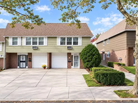 240-29 68th Ave, Douglaston, NY 11362