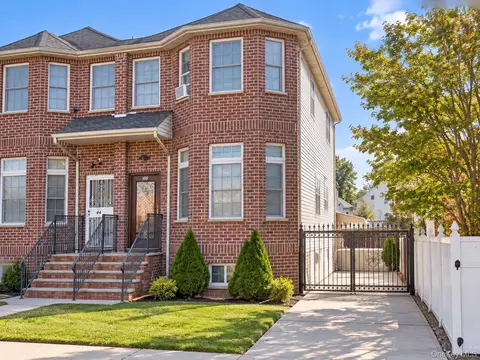 46 Mill Rd, Staten Island, NY 10306