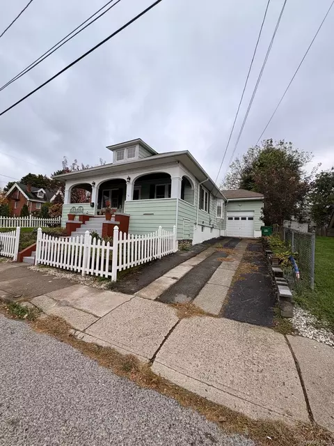 8 Davis St, Beacon, NY 12508 photo 4