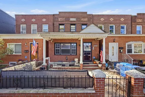 2250 43rd St, New York, NY 11105