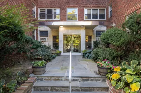 1234 Midland Ave #4H, Yonkers, NY 10708