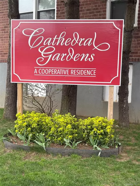 32 Cathedral Ave #1B, Hempstead, NY 11550