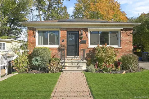 17 S Longfellow St, Greenburgh, NY 10530