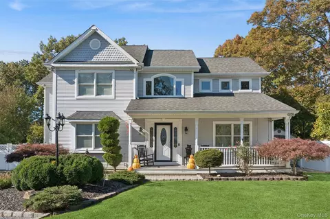 2570 Sycamore Ave, Ronkonkoma, NY 11779