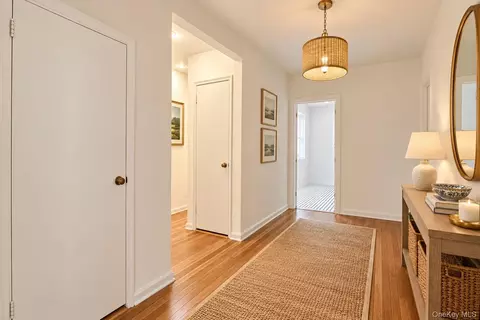 2 Louisiana Ave #2D, Bronxville, NY 10708