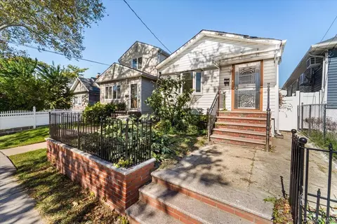 124-17 6th Ave, New York, NY 11356