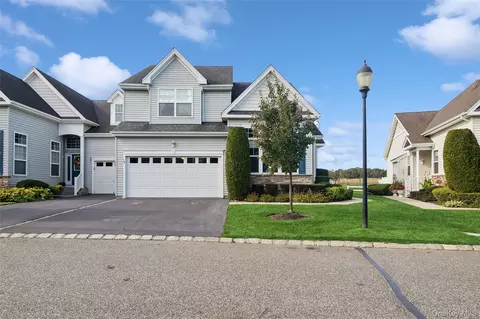 146 Augusta Dr, Medford, NY 11763