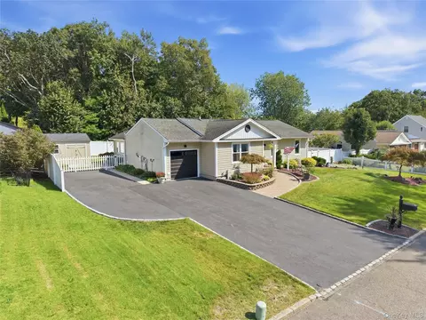 View/Area - 139 N Summit Ave, Patchogue, NY 11772 photo 8 of 8