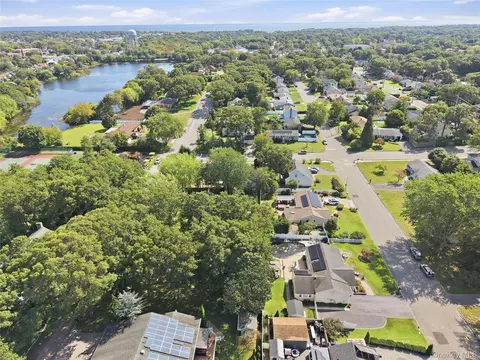 View/Area - 139 N Summit Ave, Patchogue, NY 11772 photo 4 of 8