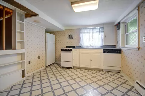Kitchen - 125 Jackson St, Fishkill, NY 12524 photo 3 of 4