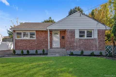 54 S 1st St, Bethpage, NY 11714