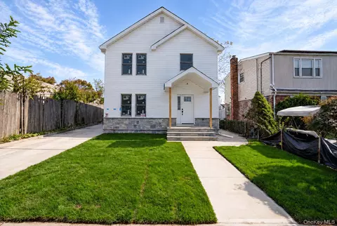 62 12th Ave, North Hempstead, NY 11501