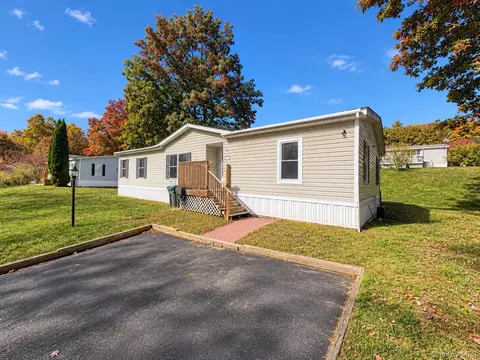 60 Ponderosa Rd, Mamakating, NY 12721