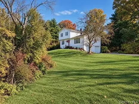 31 Hilo Dr, Hamptonburgh, NY 10916