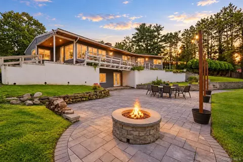 7 Dogwood Ln, Clarkstown, NY 10994