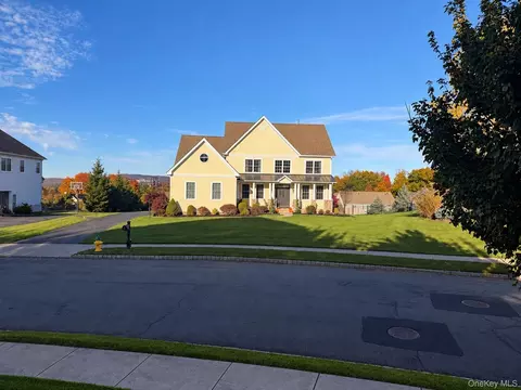 47 Deangelis Dr, Monroe, NY 10950