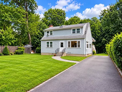 45 Melrose Ave, East Northport, NY 11731