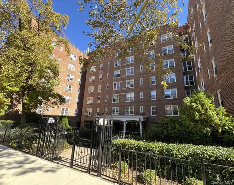6361 Yellowstone Blvd #5A, New York, NY 11375