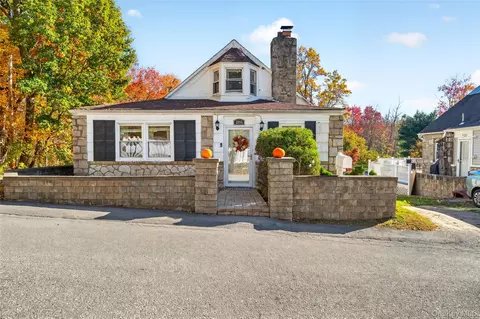 3384 Midget Ln, Yorktown, NY 10547