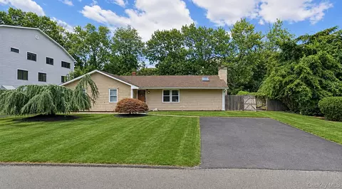 4 Roberts Rd, Ramapo, NY 10952