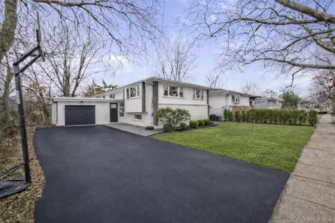 1016 Westwood Rd, Woodmere, NY 11598