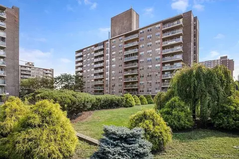 380 Cozine Ave #2A, Brooklyn, NY 11207