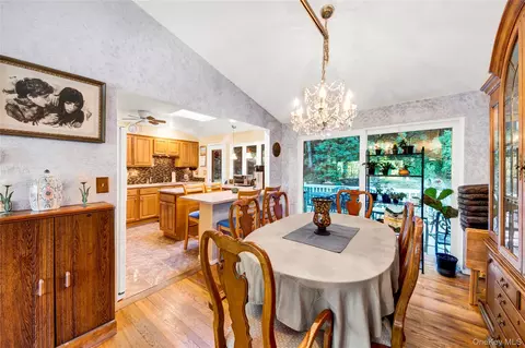 Dining - 36 Lark Ave, Greenburgh, NY 10607 photo 2 of 4