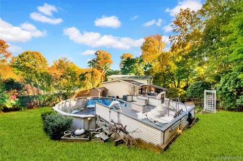 Exterior - 36 Lark Ave, Greenburgh, NY 10607 photo 5 of 10